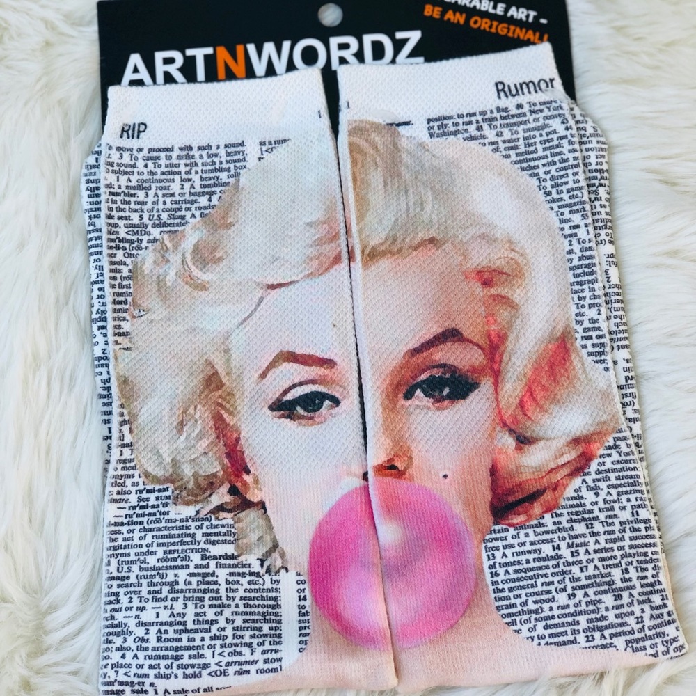 Marilyn Monroe ARTNWORDZ Wearable Art socks